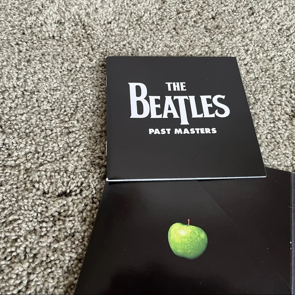 The Beatles, Past Masters CDs - Picture 5 of 5